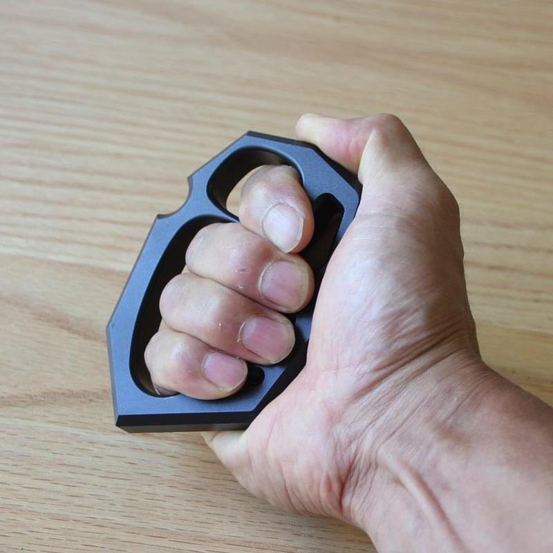 Fist Knuckles Lumière en alliage d'aluminium noir - Cakra EDC Gadgets 