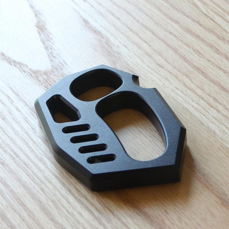 Fist Knuckles Lumière en alliage d'aluminium noir - Cakra EDC Gadgets 